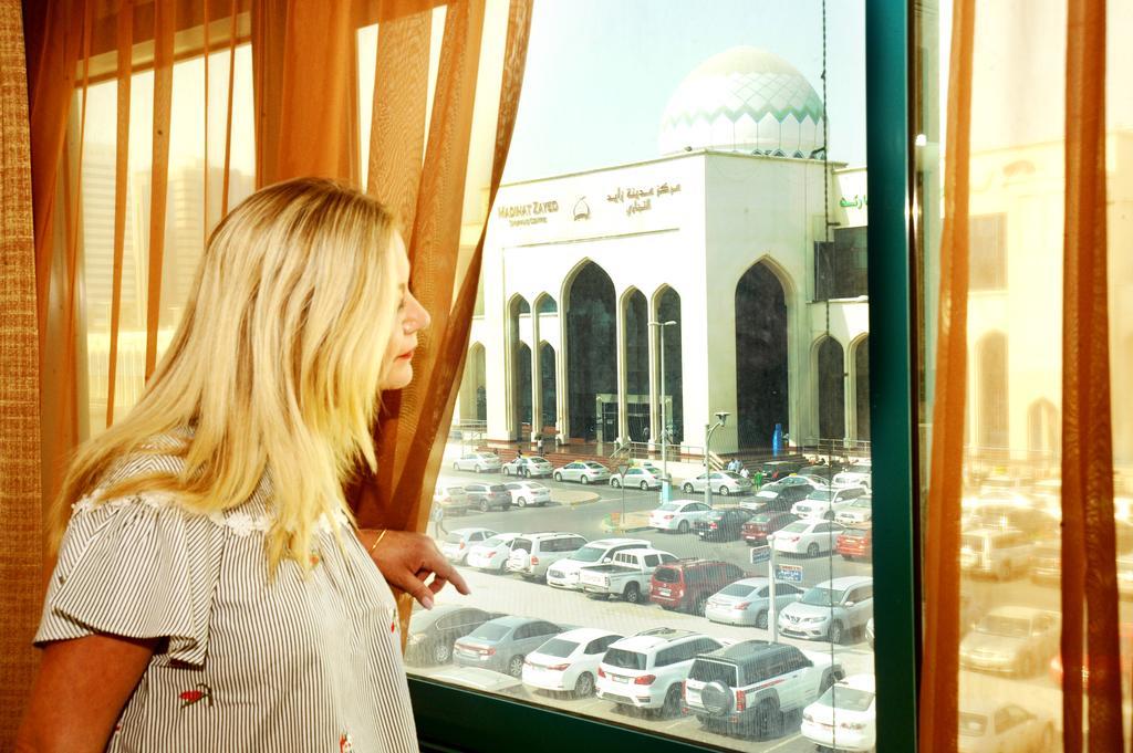 Al Jazeera Royal Hotel Abu Dhabi Bagian luar foto